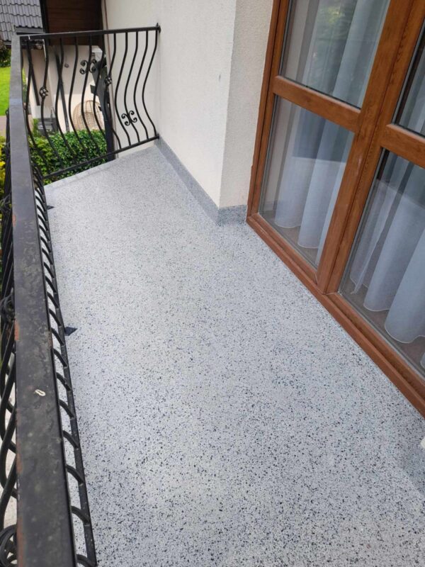 GOTOWY zestaw żywicy poliuretanowej na balkon lub taras (na 6m2) - obrazek 4