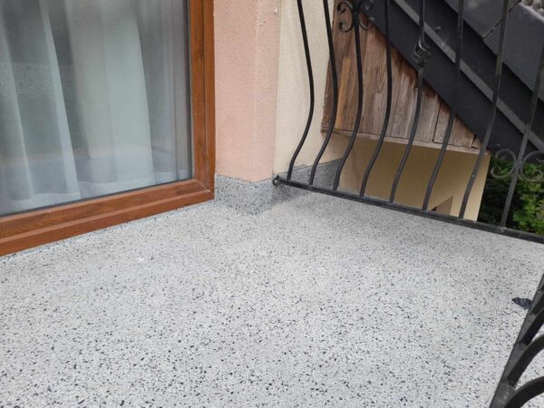 GOTOWY zestaw żywicy poliuretanowej na balkon lub taras (na 6m2) - obrazek 3
